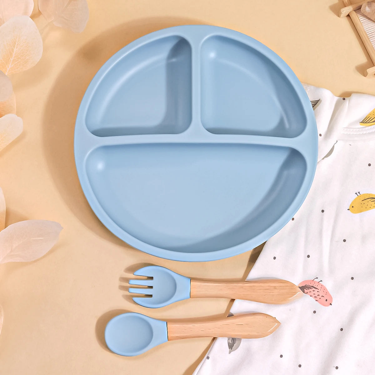 Baby Silicone Feeding Set Suction Plate Divided Plate Spoon Fork Silicone Bibs Children Tablewar 3PCS